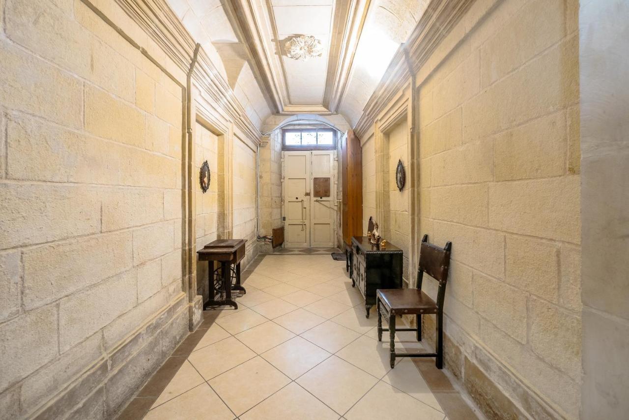Valletta Main Street Apartment Deluxe Exterior foto